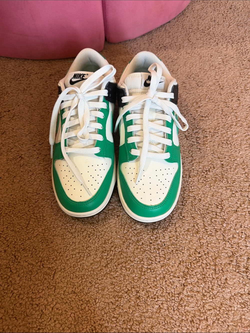 Nike Low-Top Sneakers in White, Green and Black